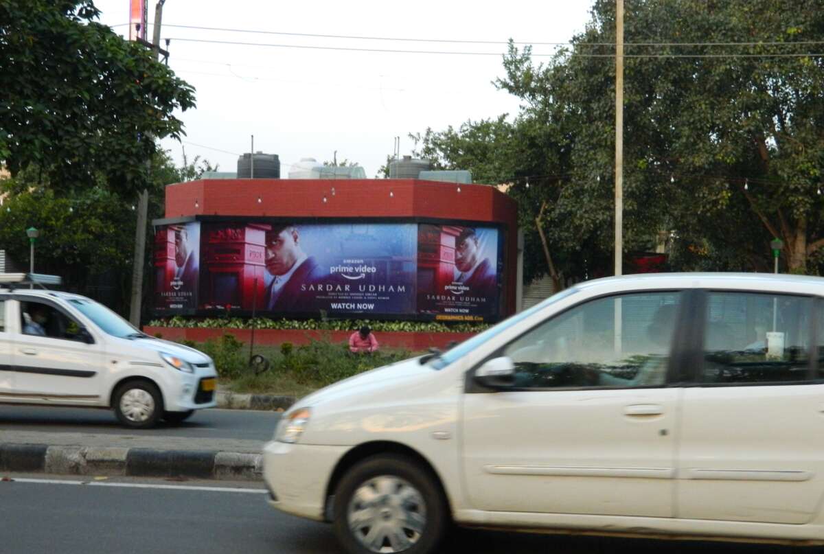 Advertisement on Public Utility in Sector 34 Chandigarh Near Polka Amazon Prime Video Sardar